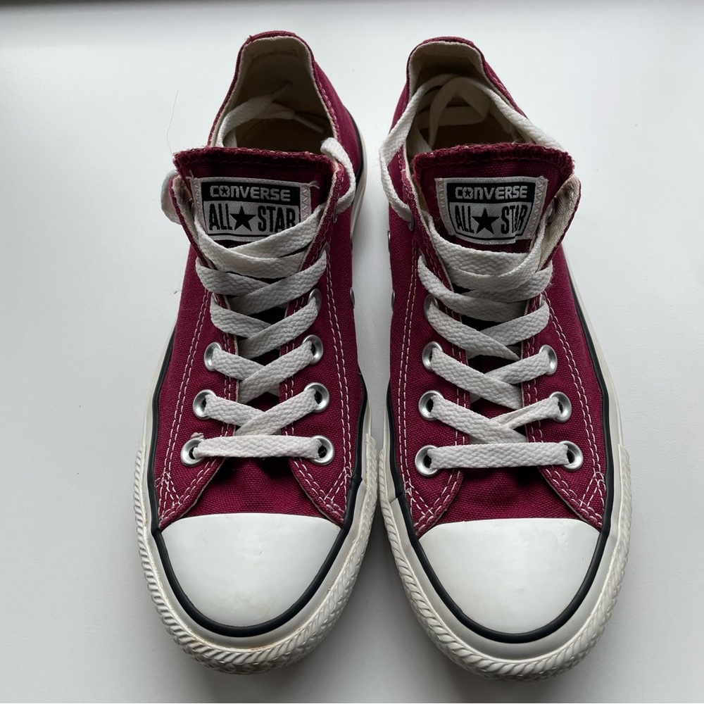Converse Chuck Taylor All Star Unisex Low Top Burgundy Canvas Sneakers Sz W7, M5 - Picture 4 of 11